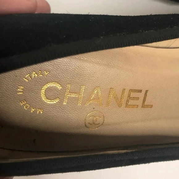 CHANEL Suede Heels - Picture 5 of 11